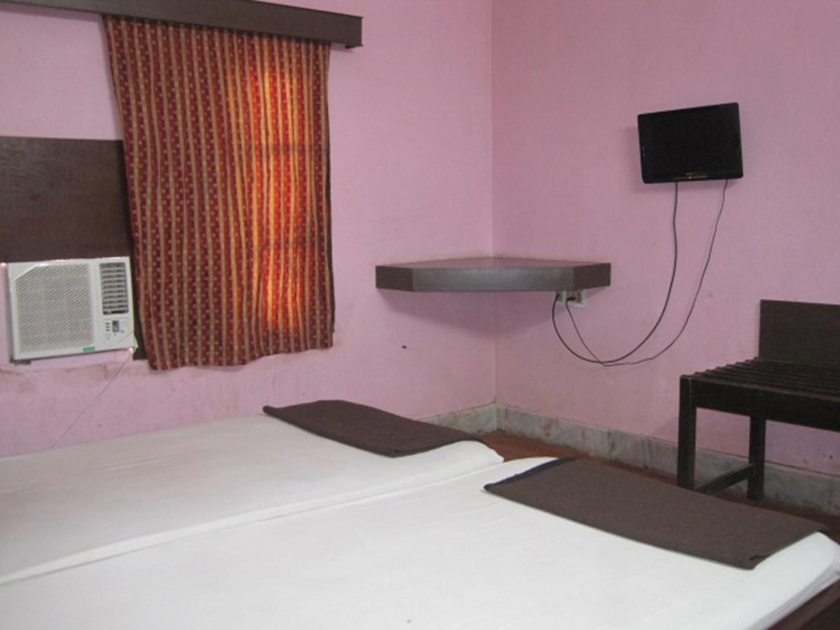 Hotel Arya Palace ปูรี ภายนอก รูปภาพ
