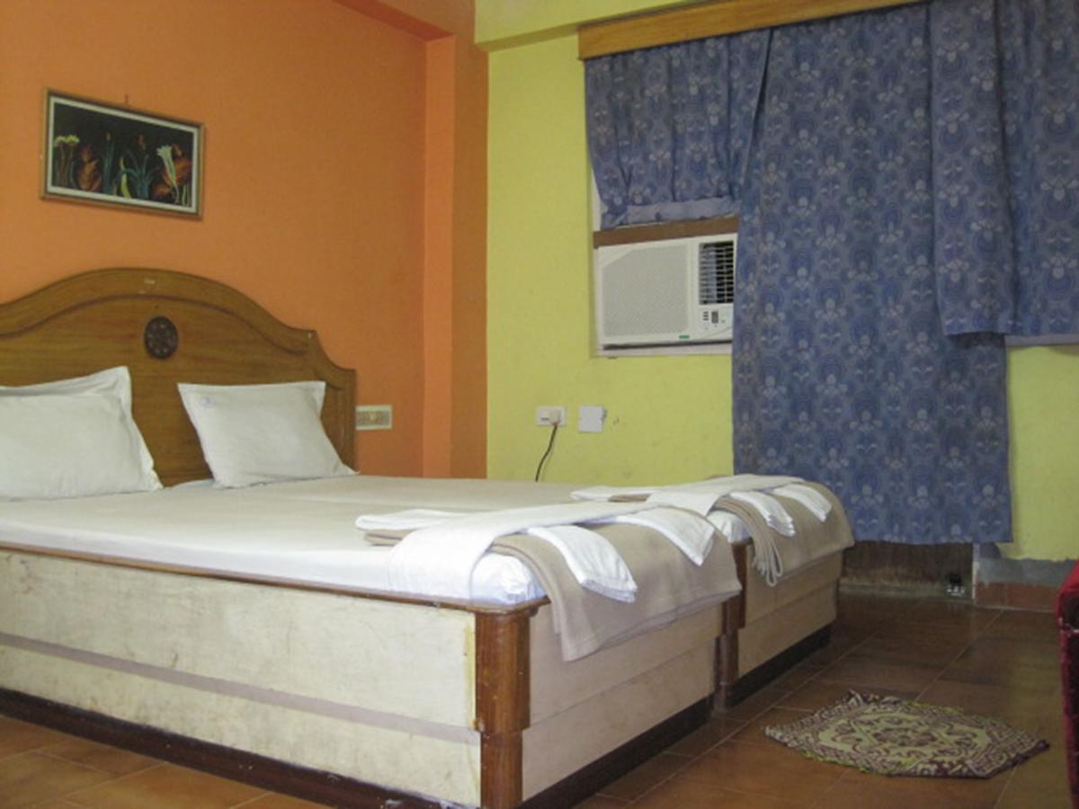 Hotel Arya Palace ปูรี ภายนอก รูปภาพ