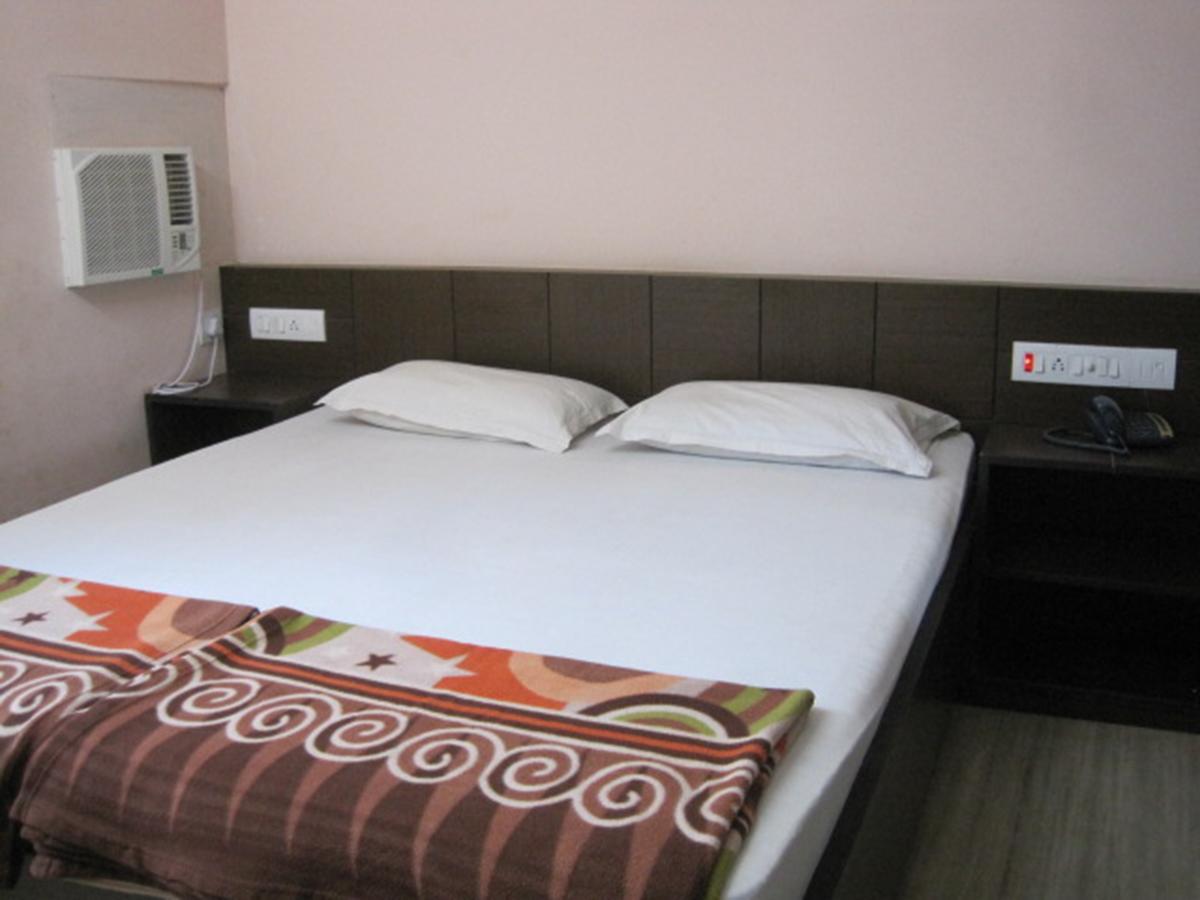 Hotel Arya Palace ปูรี ภายนอก รูปภาพ