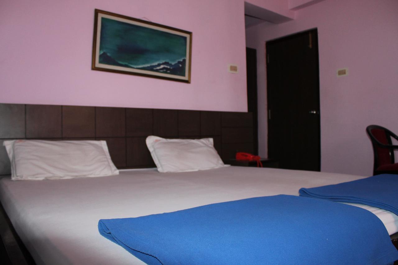Hotel Arya Palace ปูรี ภายนอก รูปภาพ
