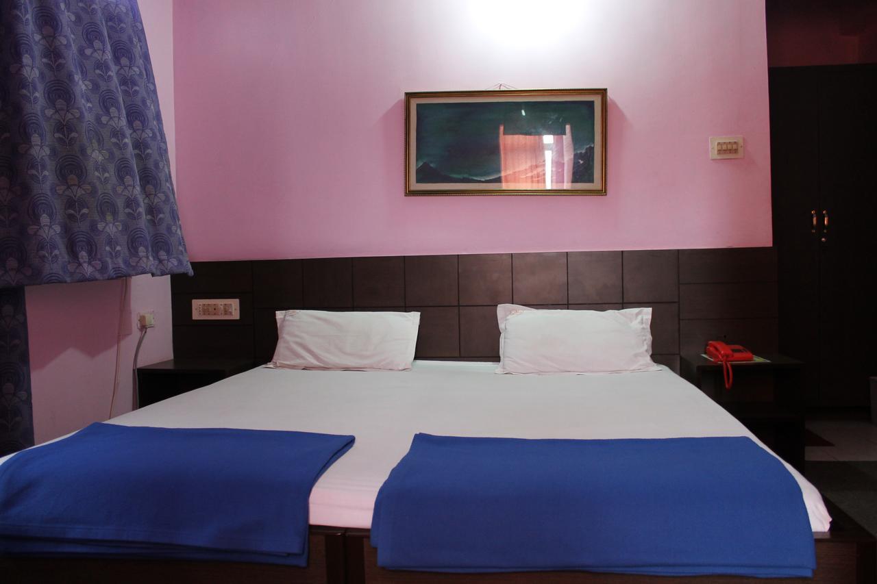 Hotel Arya Palace ปูรี ภายนอก รูปภาพ