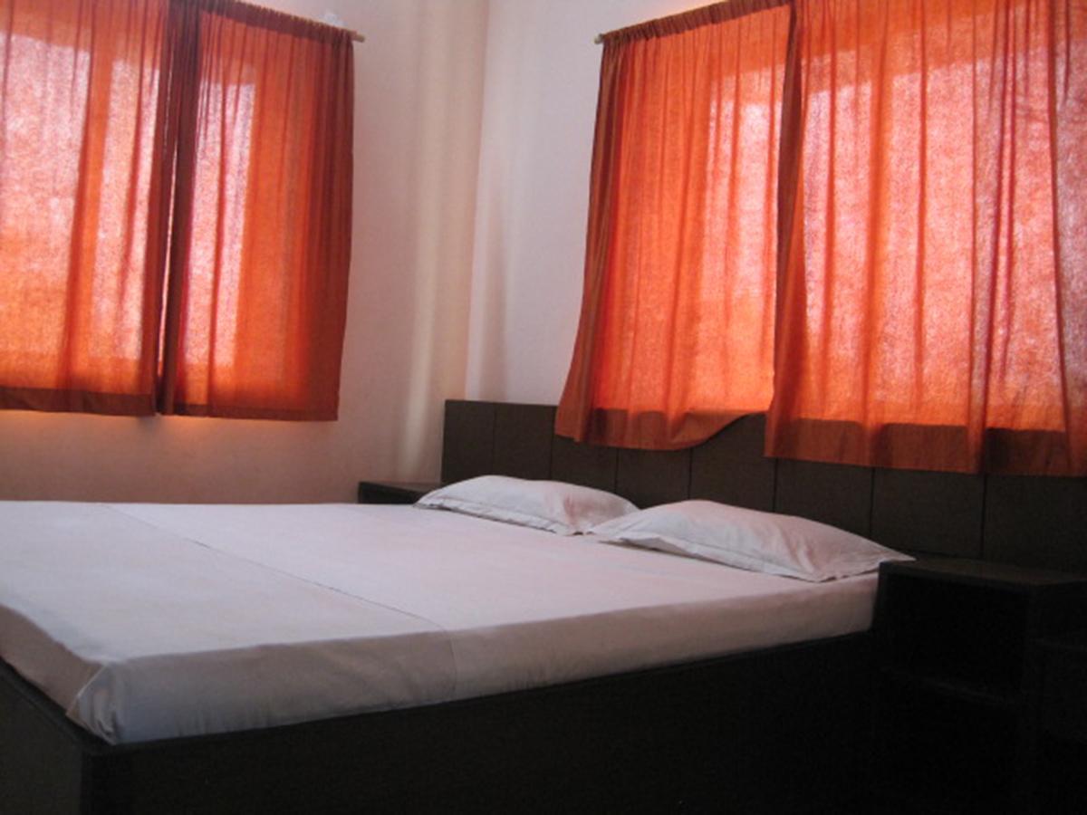 Hotel Arya Palace ปูรี ภายนอก รูปภาพ